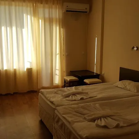 Ξενοδοχείο Seasons 2 *